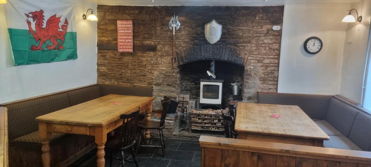 Dinas Castle Inn Brecon Exterior foto